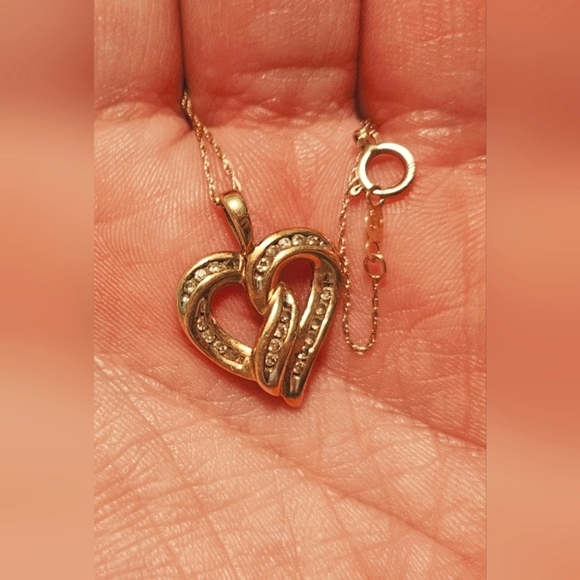 10KT Forever Diamond Yellow Gold Pave Diamond Twisted Heart Pendant Necklace 20" - Picture 11 of 16